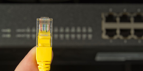Instalación / Implantación / Legalización de ICT en Castelló · Comunicaciones mediante firewalls, VPNs y cifrado