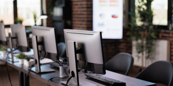 Proyectos de ICT Oficinas / Locales Comerciales Vilanova d'Alcolea · Diseño e implementación de redes cableadas e inalámbricas