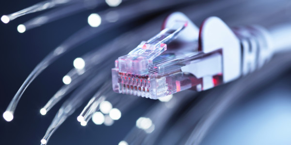 Redacción / Implantación / Legalización de Proyectos ICT en Castelló · Legalización y Provisión de internet banda ancha y fibra óptica